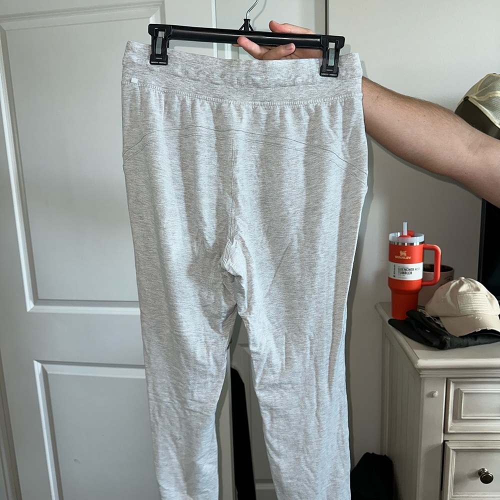 Lululemon size 6-8 women’s grey joggers